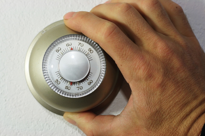 As the Heat Goes Up, Don’t Crank the Thermostat Down! AC Comfort